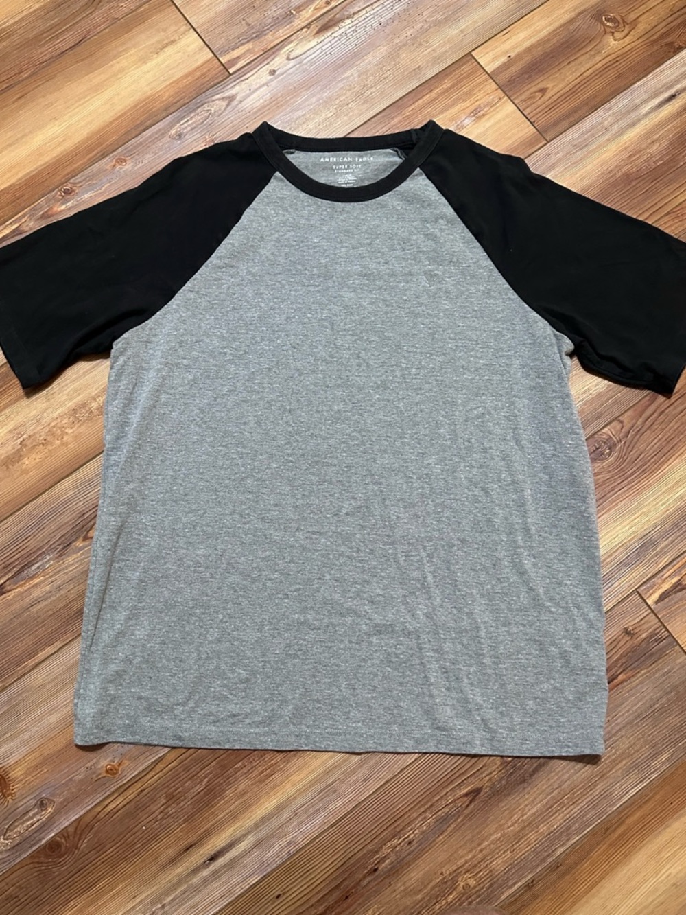 American Eagle Outfitters Raglan Tee in Gray and Black